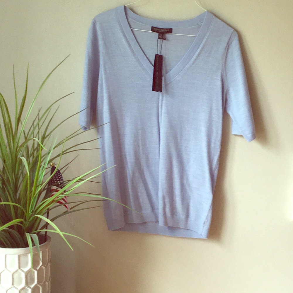 Short sleeved sweater